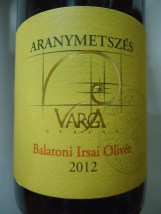 Aranymetszés-varga-balatoni-irsai-olivér-2012-vinho-húngaro