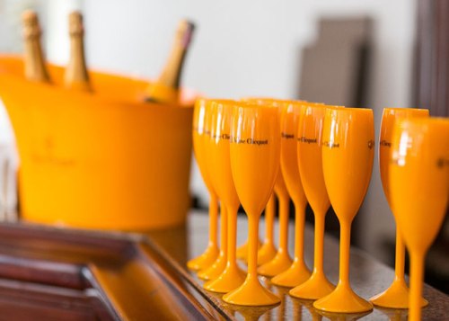 Veuve-Clicquot-brinde-champagne