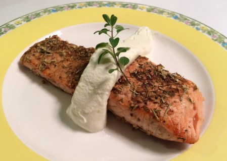 salmão-na-crosta-de-ervas-com-coalhada-seca